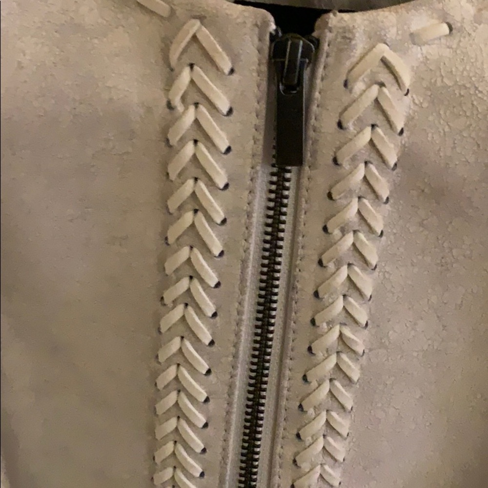 Banana Republic 100% Leather White Distressed zip jacket - Picture 5 of 10